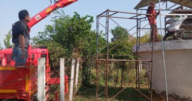 งานสาธารณูปโภค กองช่าง องค์การบริหารส่วนตำบล              สวนหม่อน ได้ออกปฏิบัติงานช่วยเหลือยกหลังคาคลุมแท่งน้ำประปาหมู่บ้านโนนเขวา หมู่ที่6