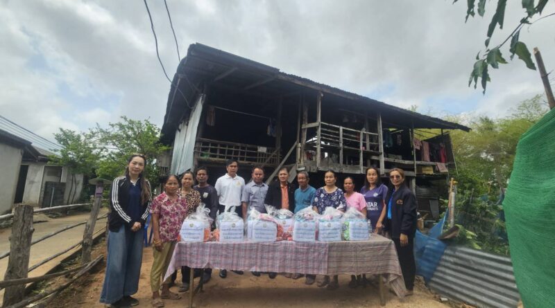 องค์การบริหารส่วนตำบลสวนหม่อน ลงพื้นที่ร่วมกับทางอำเภอมัญจาคีรีเพื่อมอบถุงยังชีพช่วยเหลือผู้ประสบวาตภัย บ้านโนนเขวา หมู่ที่6