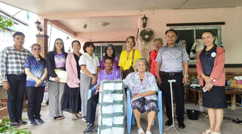 งานส่งเสริมสุขภาพและสาธารณสุข สำนักปลัด องค์การบริหารส่วนตำบลสวนหม่อน ลงพื้นที่เยี่ยมบ้าน ให้กำลังใจผู้ป่วย/ญาติ และมอบผ้าอ้อมให้แก่ผู้มีภาวะพึ่งพิงในชุมชน หมู่ที่ 1, 4, 5 และ 11 ตำบลสวนหม่อน
